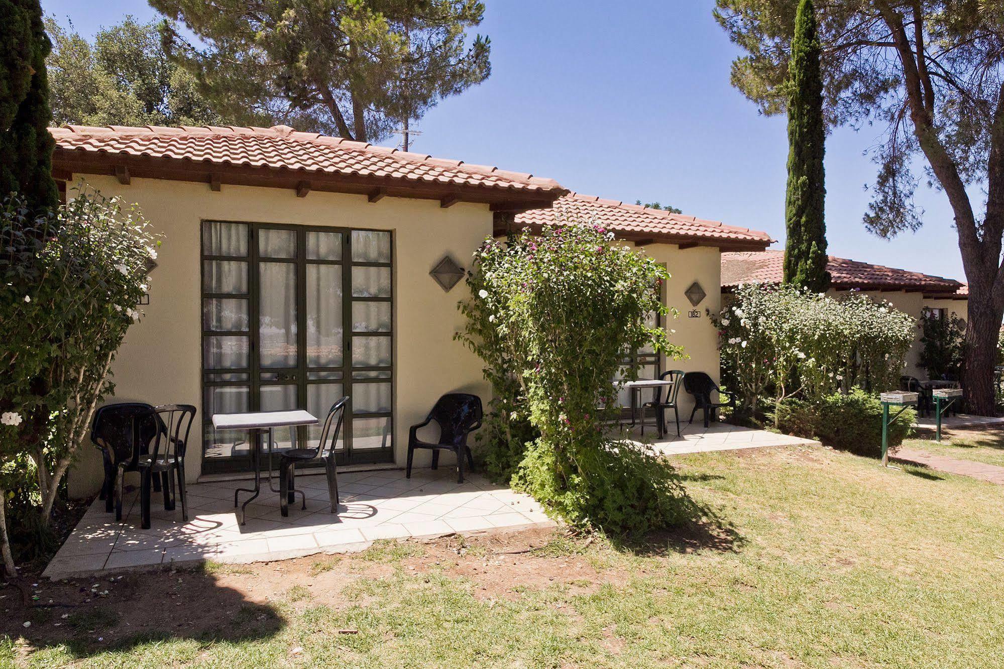 Shoresh Green Hills Family Suites Hotel Exteriör bild