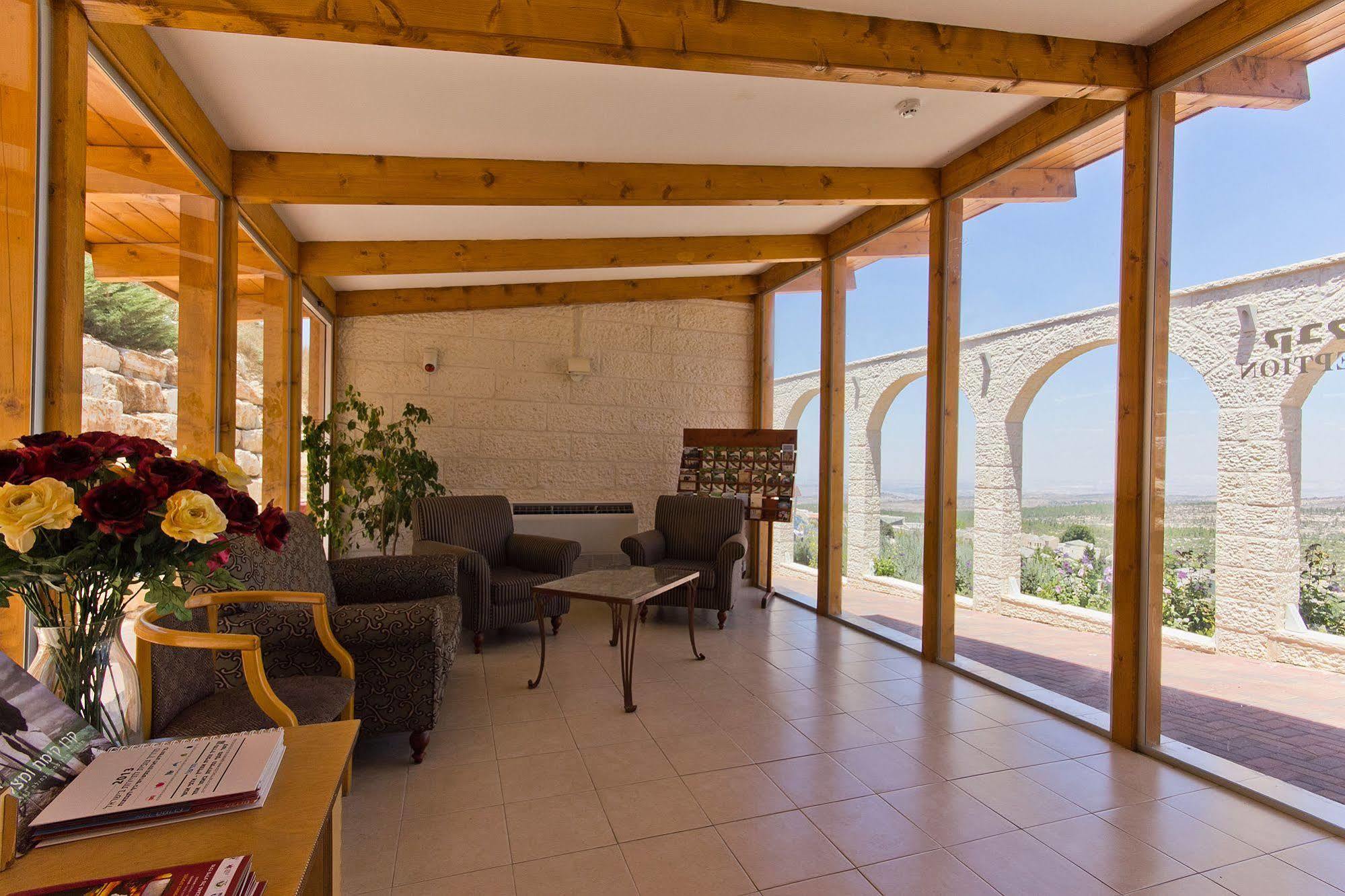Shoresh Green Hills Family Suites Hotel Exteriör bild